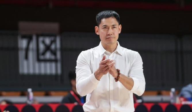 北控官方:闵鹿蕾因个人原因辞职聘请张庆鹏担任主教练的简单介绍