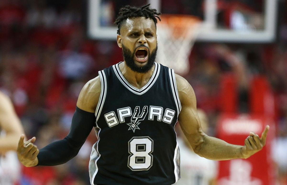 NBA快船交易第2步：正式裁掉中锋尤班克斯&度过澄清期将加盟国王