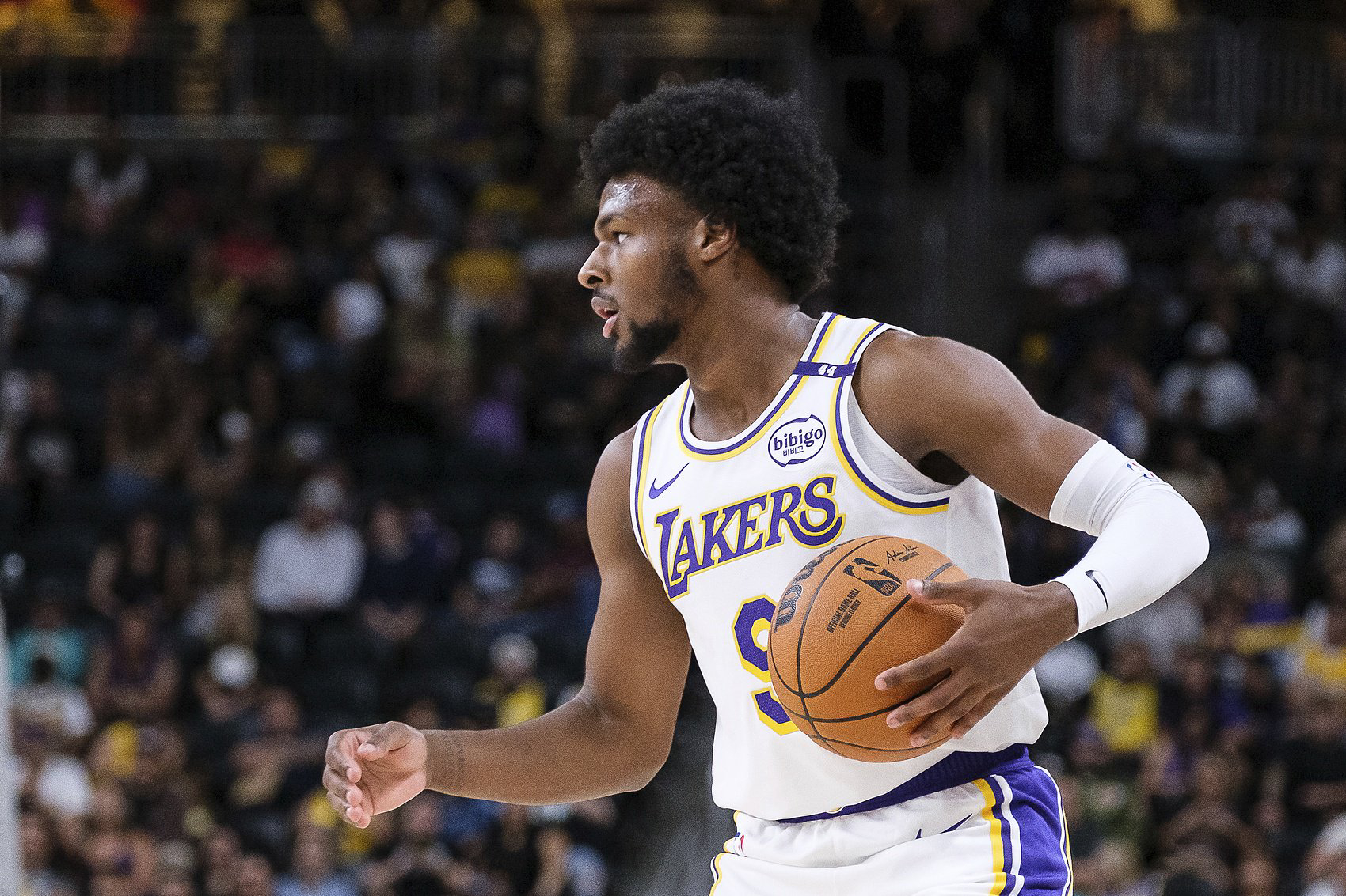这奇兵太奇了麦康纳总决赛替补送出至少5助5断NBA历史第一人的简单介绍