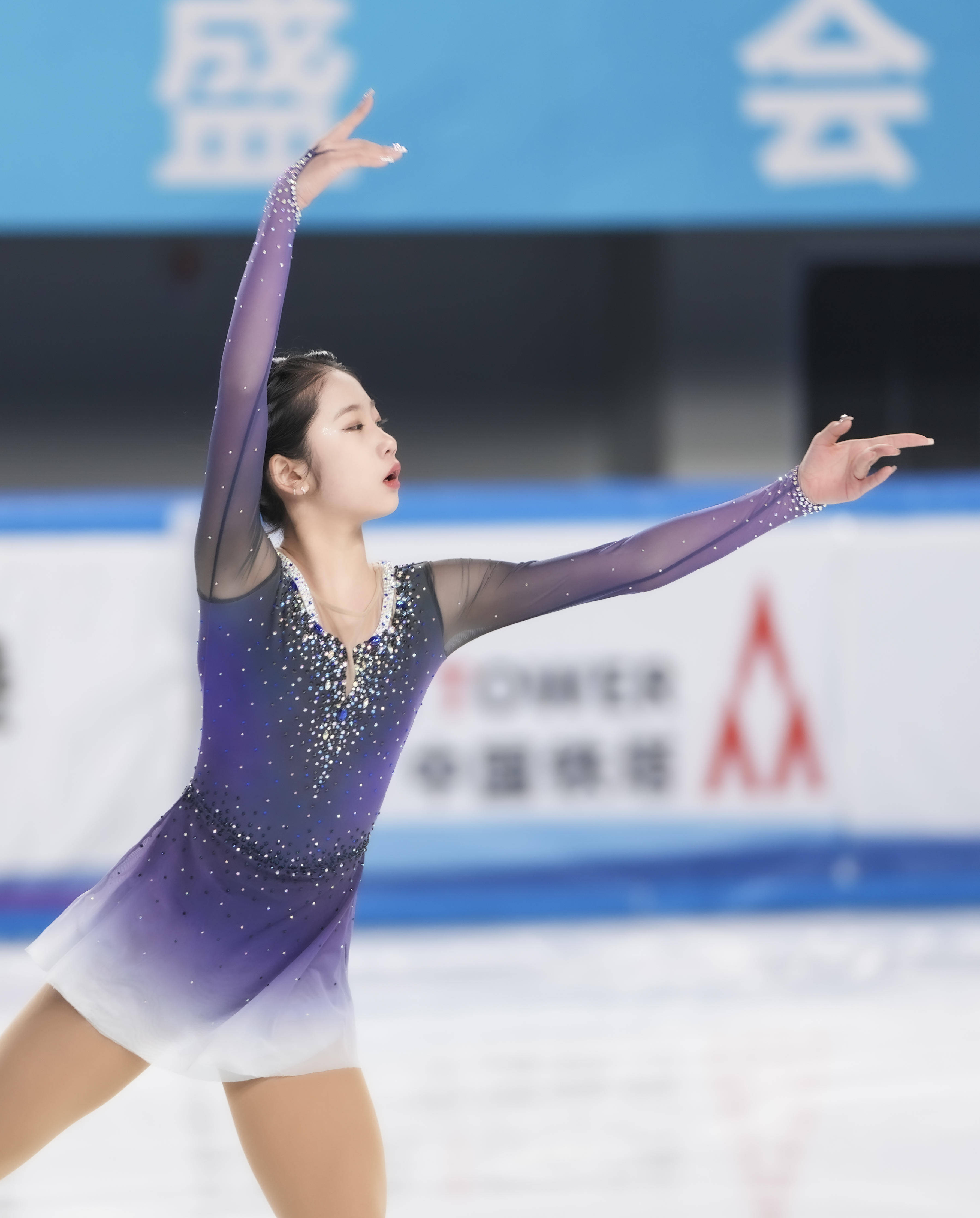 美国女子花样滑冰夺赛季第一金